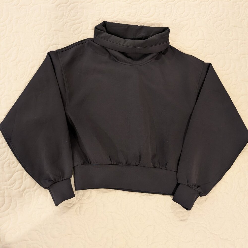 Lululemon Softstreme Cropped Pullover, Size 6, Black